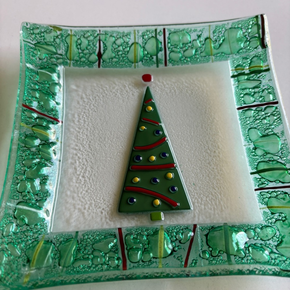 Gorham Christmas Splendor Set of 2 Square Crystal Plates, 6” - Picture 5 of 11